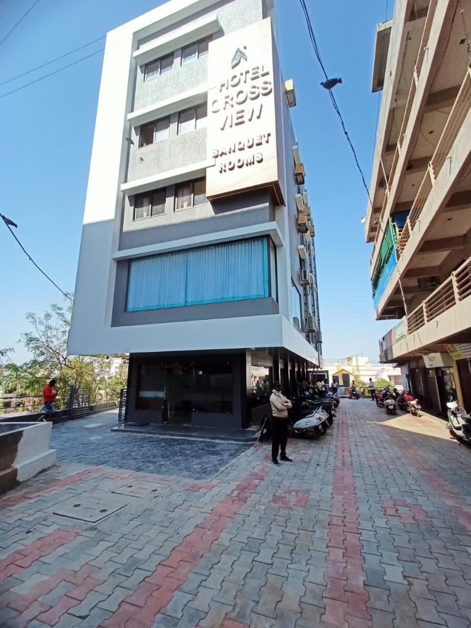 Hotel Crossview Palanpur Exteriör bild
